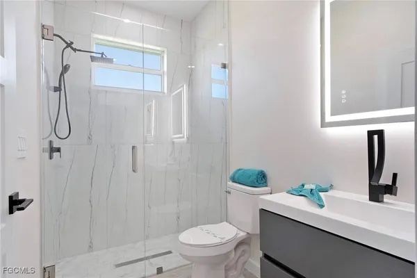 $2,900 | 1426 Southeast 43rd Terrace, Cape Coral, FL 33904