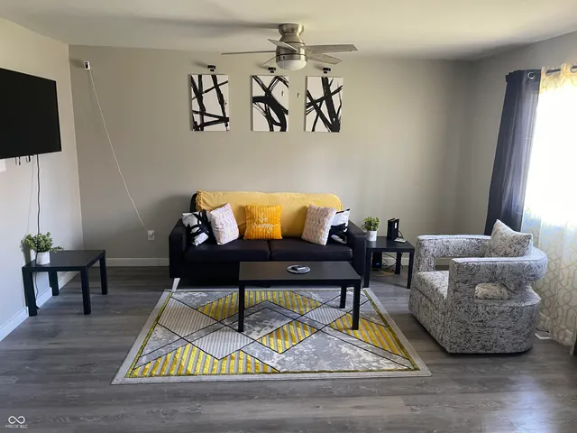 $305,000 | 880 North Avon Avenue, Avon, IN 46123