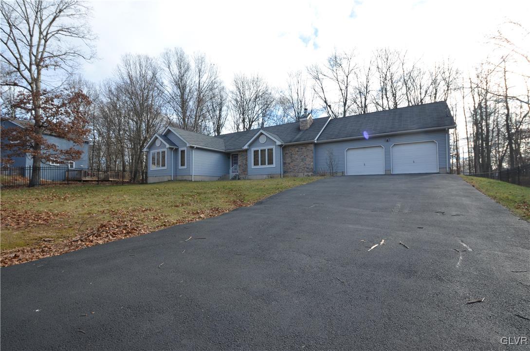 160 Davis Circle Bushkill, PA 18324 - Photo 2 of 22 Gallery Image 2