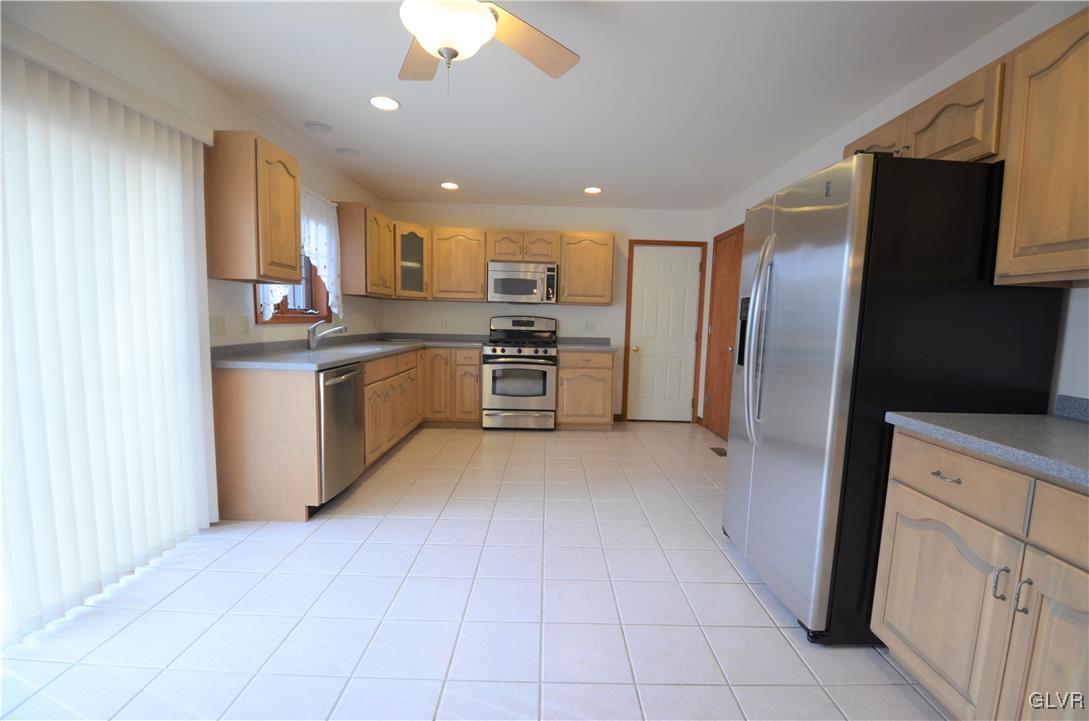 160 Davis Circle Bushkill, PA 18324 - Photo 9 of 22 Gallery Image 9