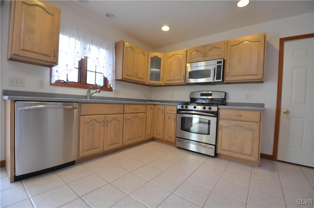 160 Davis Circle Bushkill, PA 18324 - Photo 10 of 22 Gallery Image 10