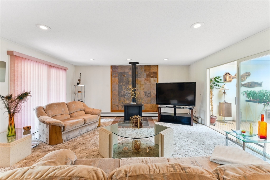 709 Walnut Plain Road Rochester, MA 02770 - Photo 18 of 41