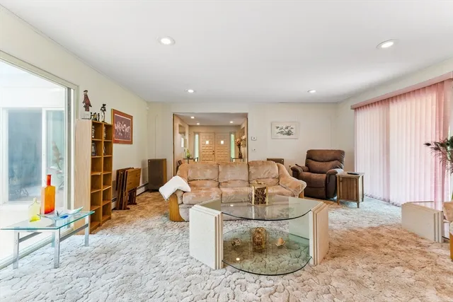 $650,000 | 709 Walnut Plain Road, Rochester, MA 02770