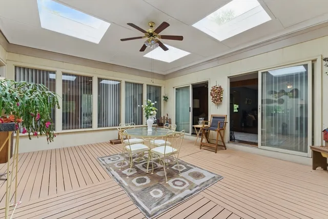 $650,000 | 709 Walnut Plain Road, Rochester, MA 02770