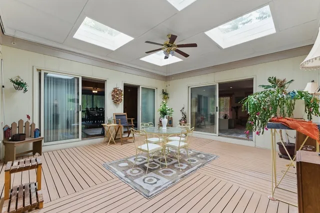 $650,000 | 709 Walnut Plain Road, Rochester, MA 02770