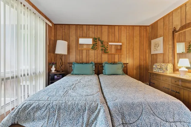 $650,000 | 709 Walnut Plain Road, Rochester, MA 02770