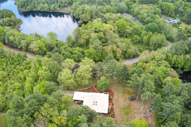 $650,000 | 709 Walnut Plain Road, Rochester, MA 02770