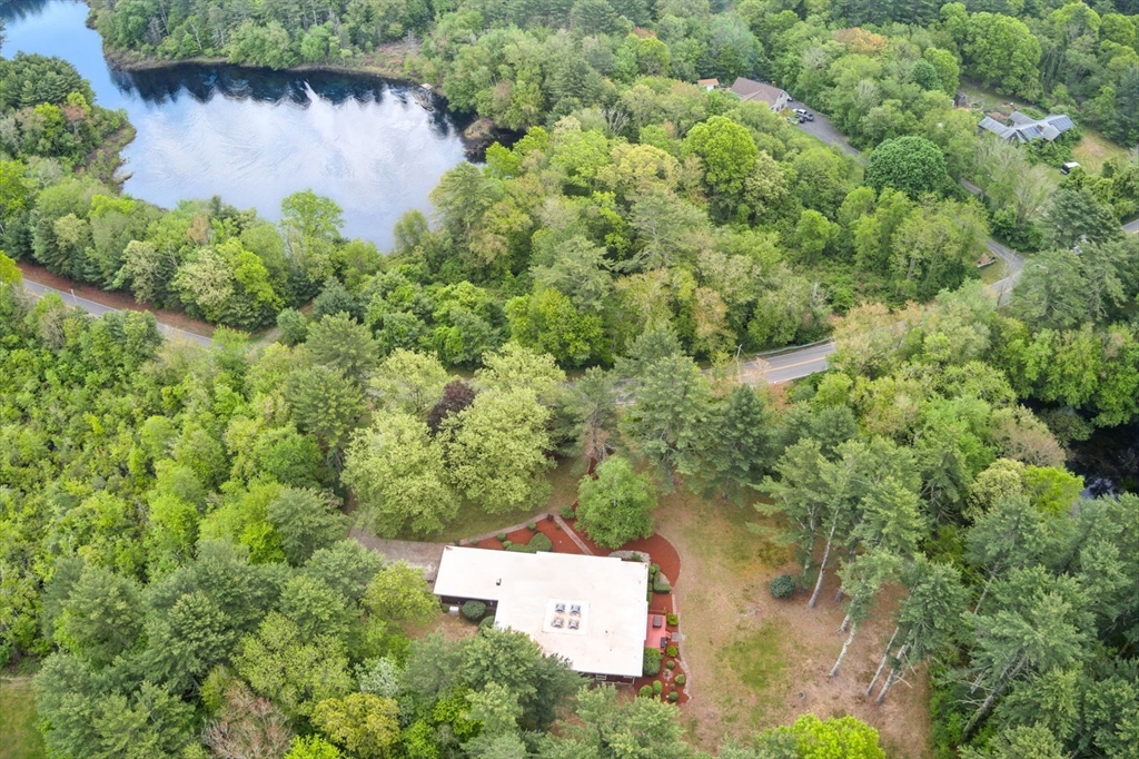 709 Walnut Plain Road Rochester, MA 02770 - Photo 3 of 41