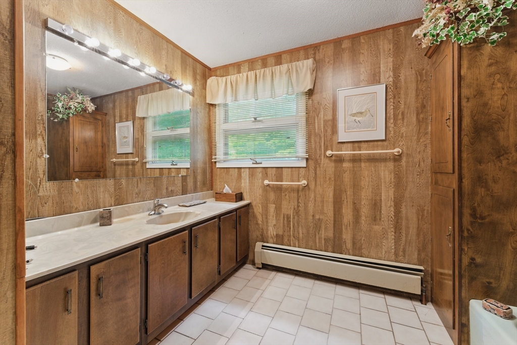 709 Walnut Plain Road Rochester, MA 02770 - Photo 34 of 41