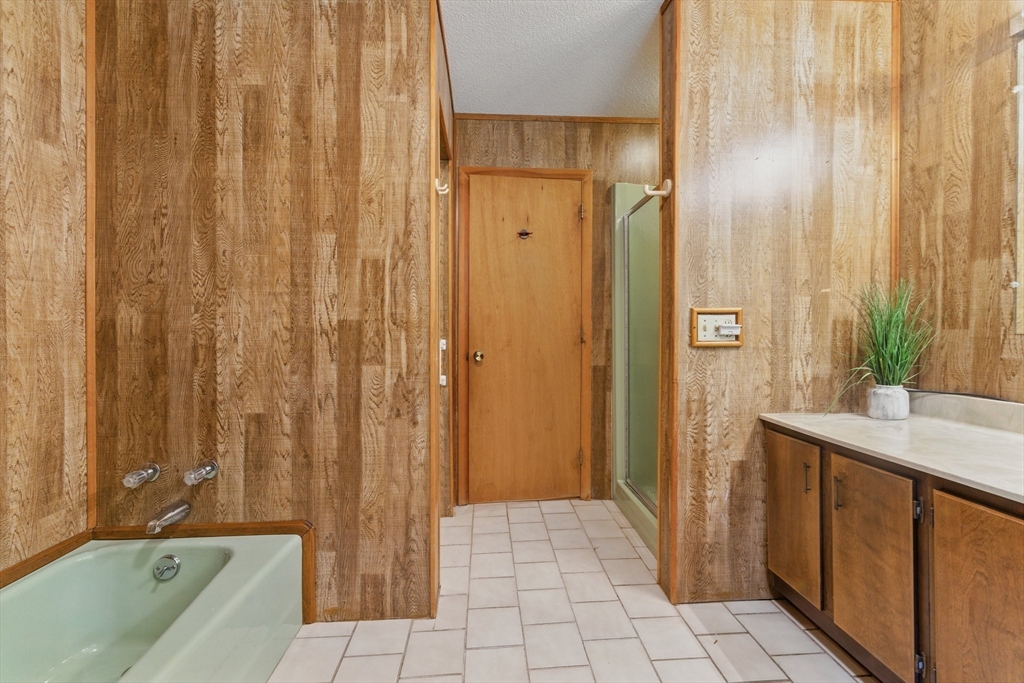 709 Walnut Plain Road Rochester, MA 02770 - Photo 36 of 41