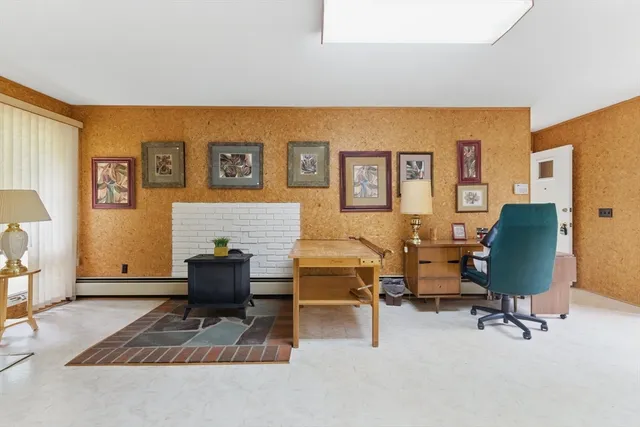 $650,000 | 709 Walnut Plain Road, Rochester, MA 02770