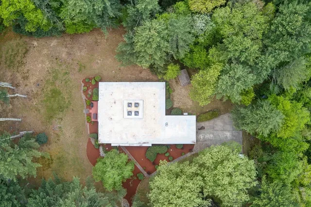 $650,000 | 709 Walnut Plain Road, Rochester, MA 02770