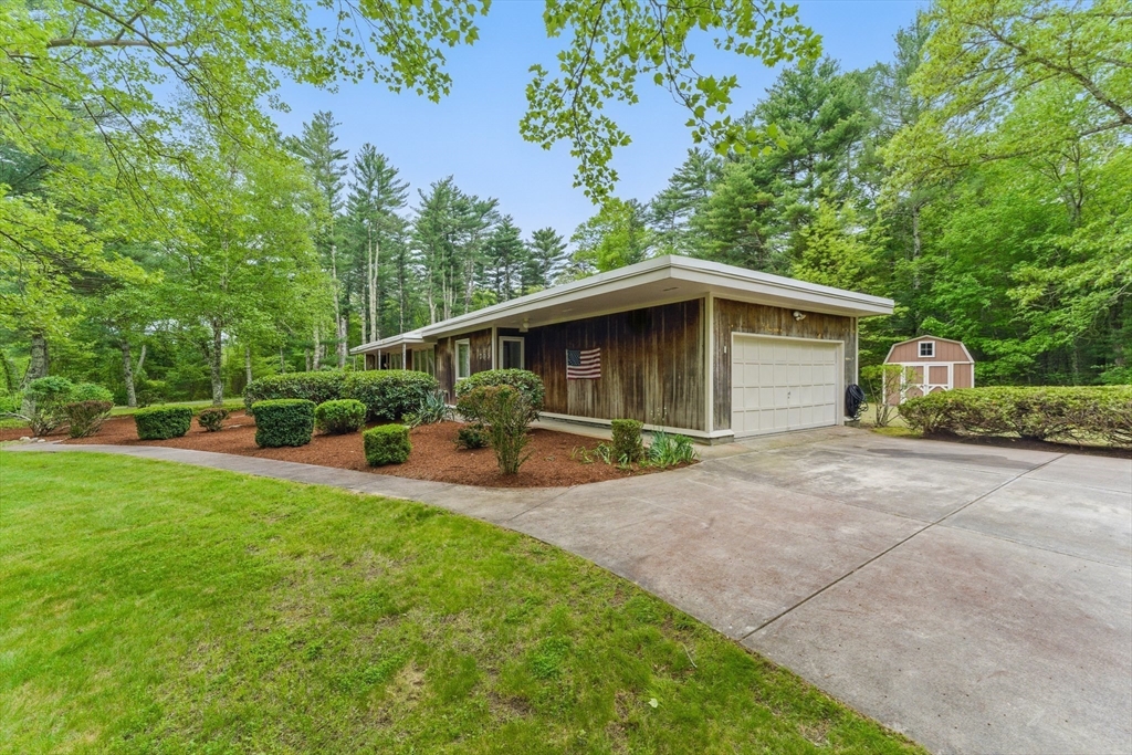 709 Walnut Plain Road Rochester, MA 02770 - Photo 8 of 41