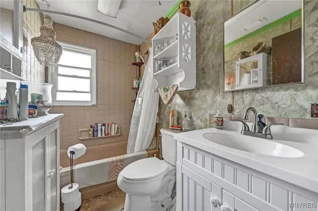 $799,000 | 5447 East River Road, Grand Island, NY 14072