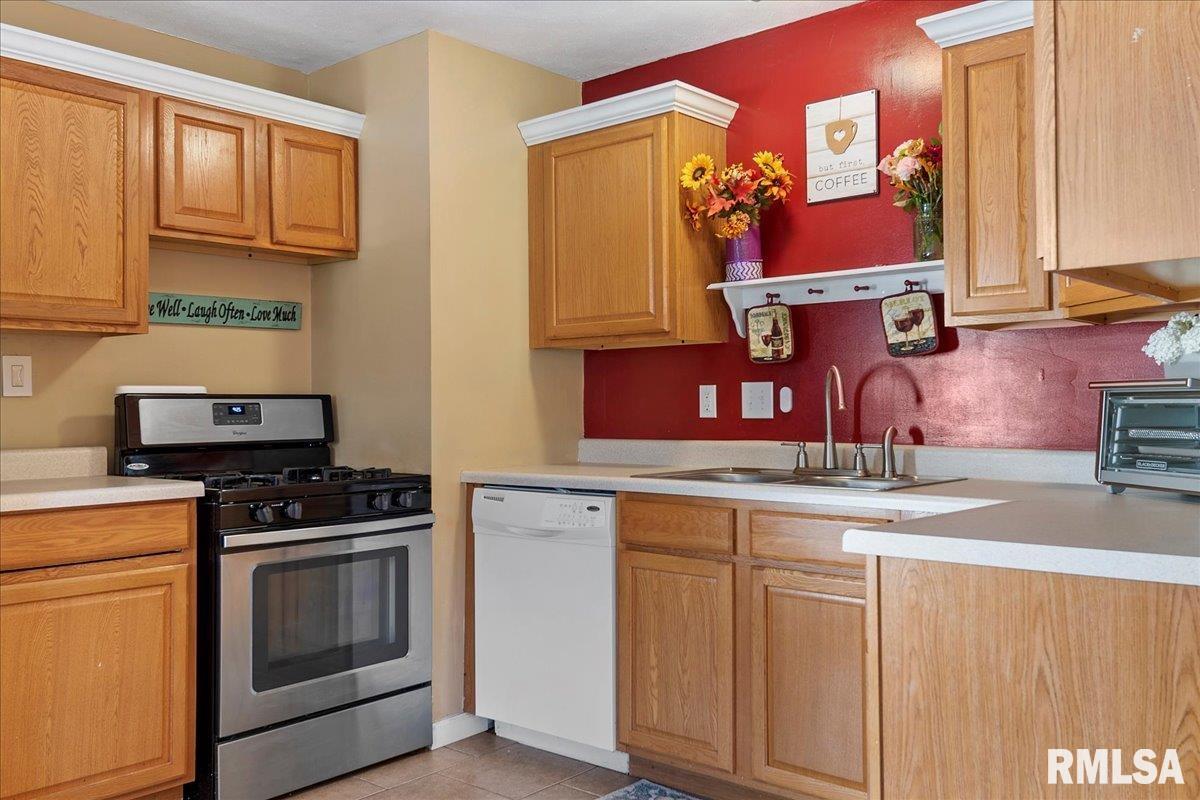 2326 Ramsey Road Springfield, IL 62702 - Photo 11 of 34