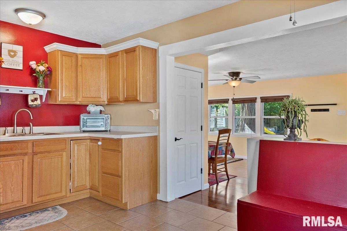 2326 Ramsey Road Springfield, IL 62702 - Photo 9 of 34