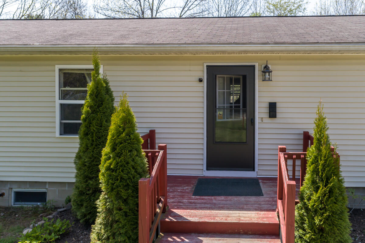 10 Radley Road Freeport, ME 04032 - Photo 2 of 44 4-Front door (1 of 2)