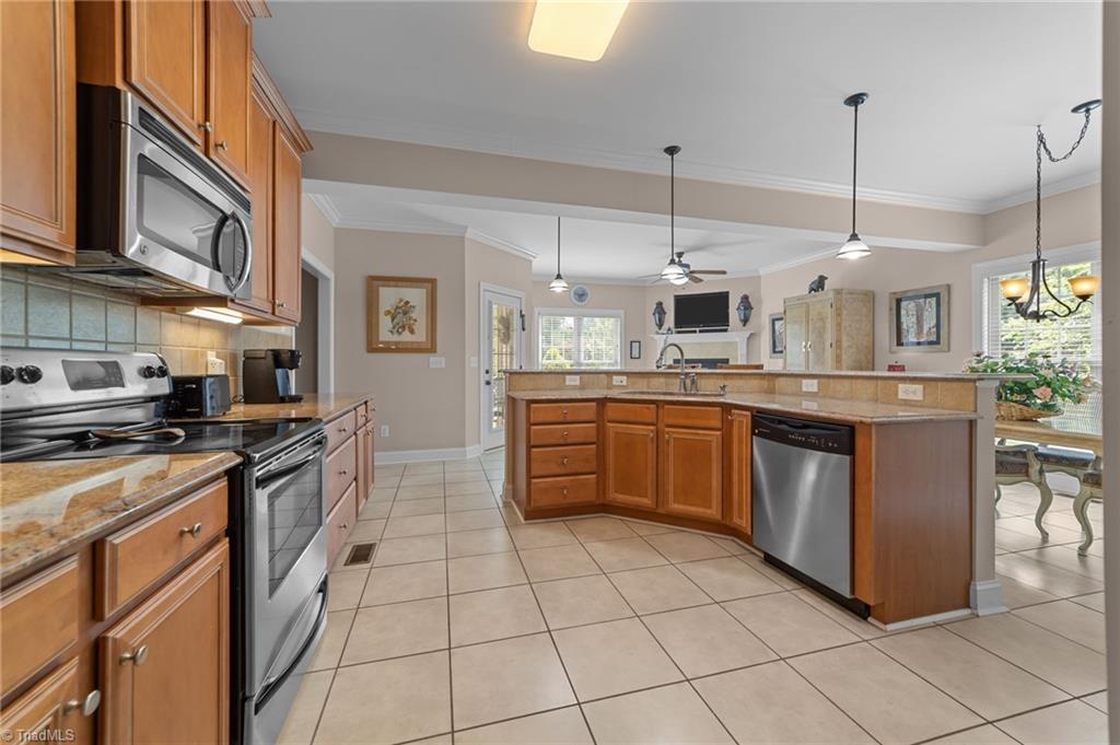 1721 Gentry Court High Point, NC 27265 - Photo 19 of 50 Gallery Image 19