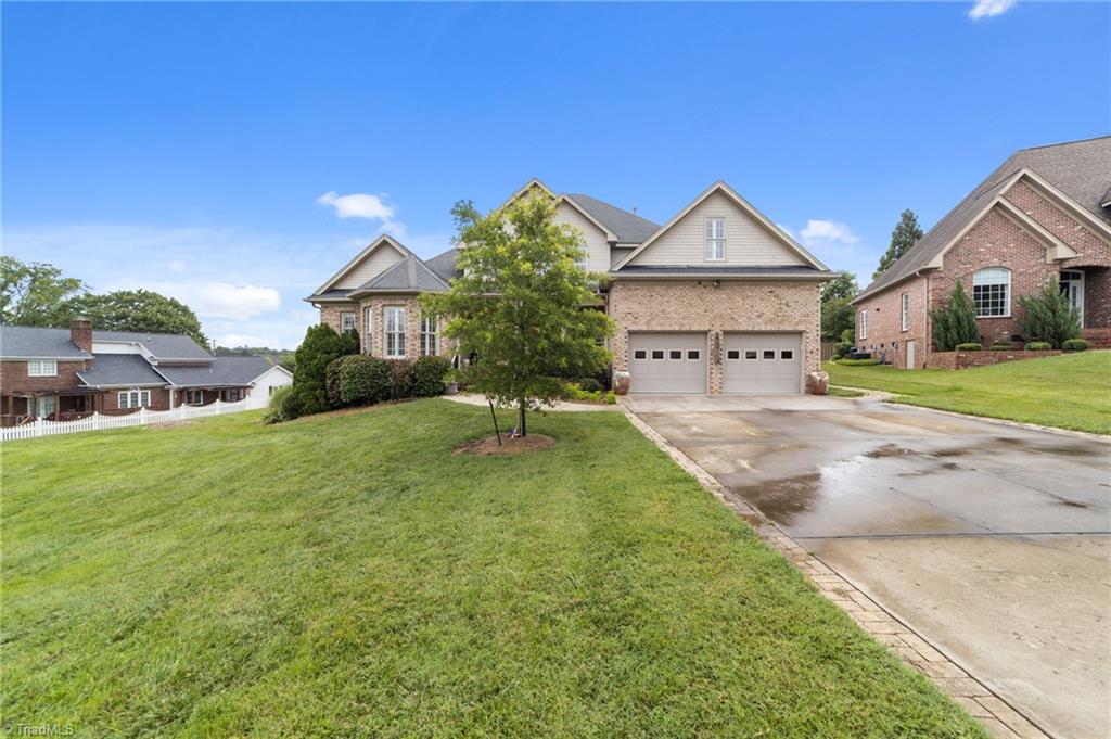 1721 Gentry Court High Point, NC 27265 - Photo 4 of 50 Gallery Image 4