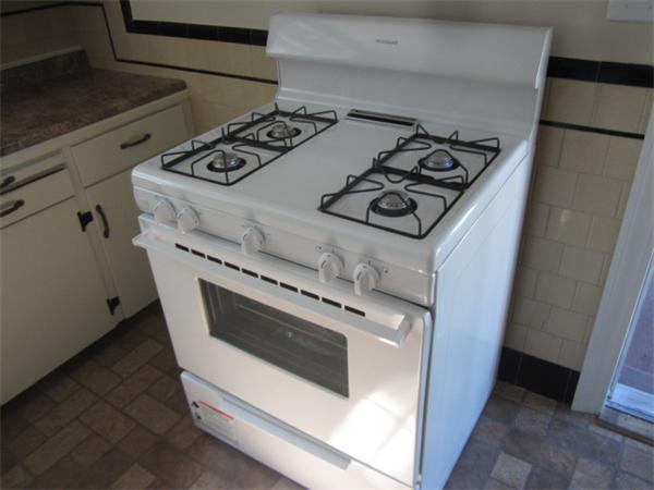 103 Howland Road Cranston, RI 02910 - Photo 2 of 4 Gallery Image 2