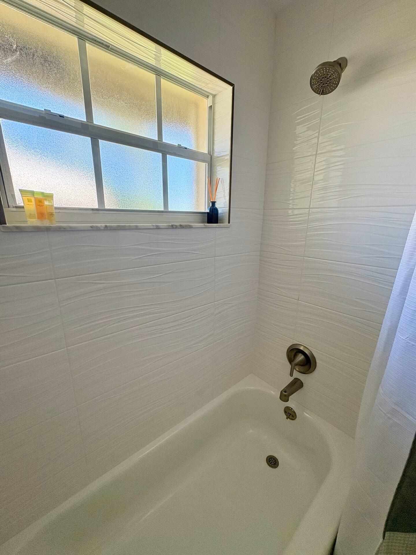 5586 3rd Road Lake Worth, FL 33467 - Photo 23 of 35 2nd Bathroom