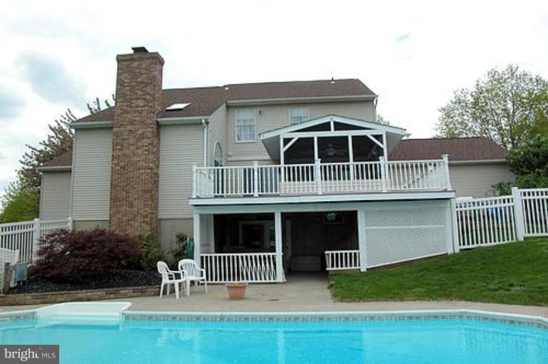 10368 Boca Raton Drive Ellicott City, MD 21042 - Photo 18 of 30 Exterior (Rear)