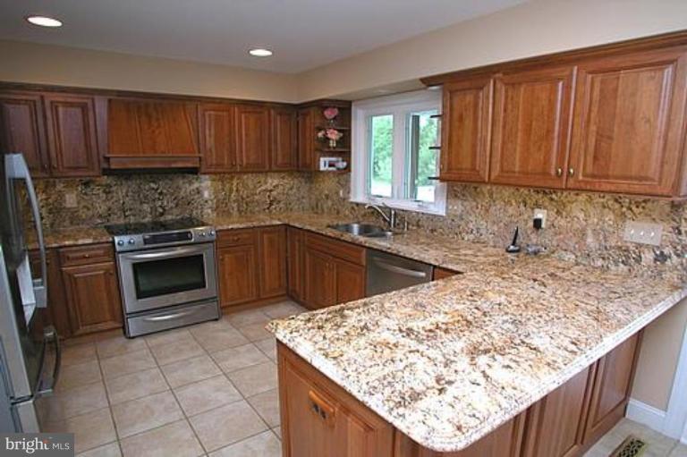 10368 Boca Raton Drive Ellicott City, MD 21042 - Photo 24 of 30 Kitchen