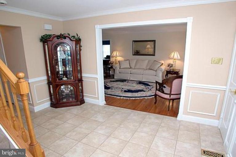 10368 Boca Raton Drive Ellicott City, MD 21042 - Photo 7 of 30 Ceramic Tile Foyer
