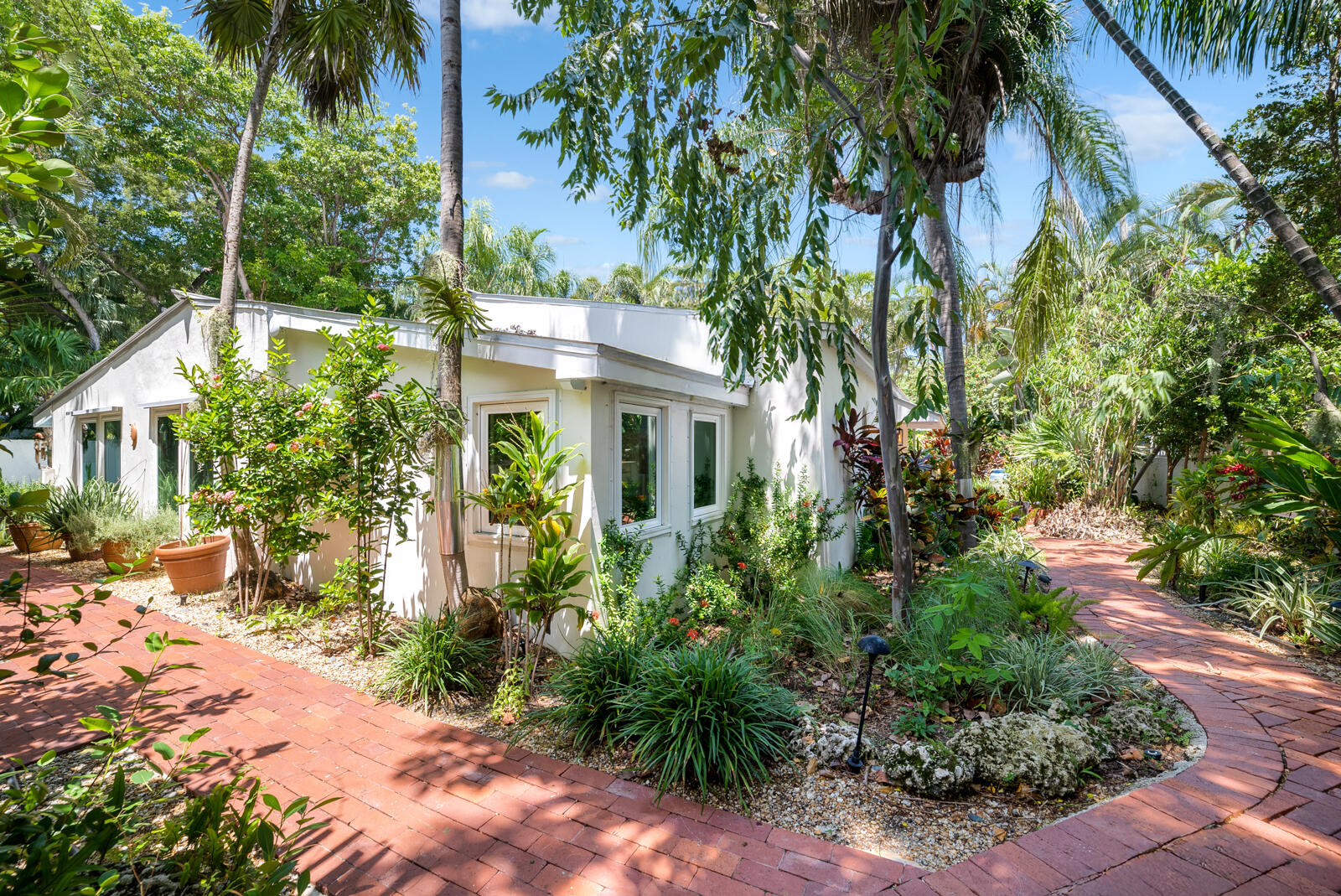 1322 George Street Key West, FL 33040 - Photo 13 of 52 a view of a house with a tree