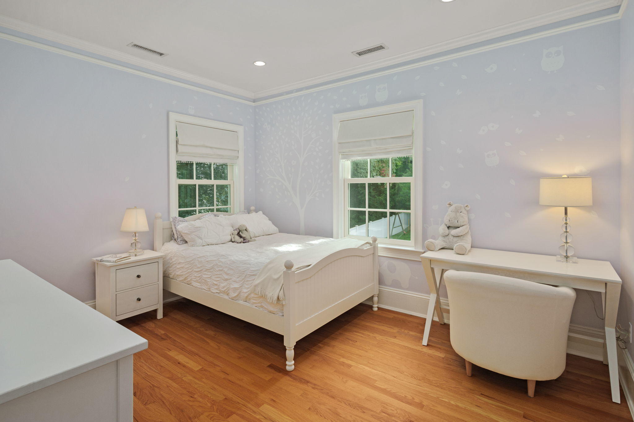 4 Parade Hill Road New Canaan, CT 06840 - Photo 23 of 50 a room with a bed and a table
