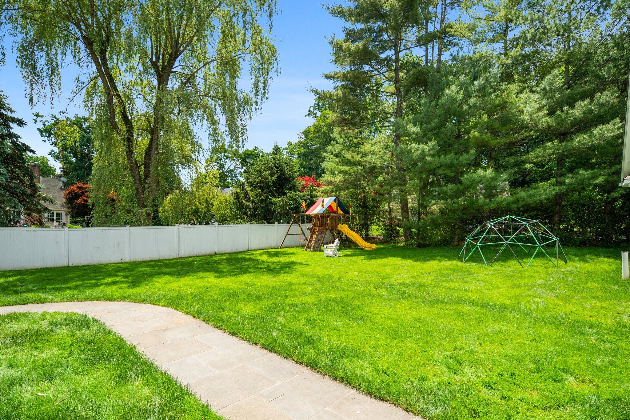 4 Parade Hill Road New Canaan, CT 06840 - Photo 38 of 50 a view of a park