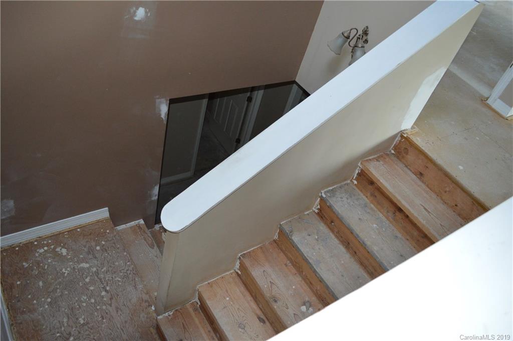 424 Goldfinch Lane Clyde, NC 28721 - Photo 16 of 42