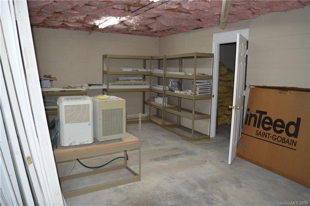 424 Goldfinch Lane Clyde, NC 28721 - Photo 32 of 42