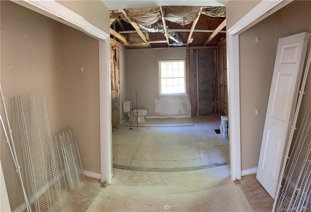 424 Goldfinch Lane Clyde, NC 28721 - Photo 39 of 42 a view of entryway