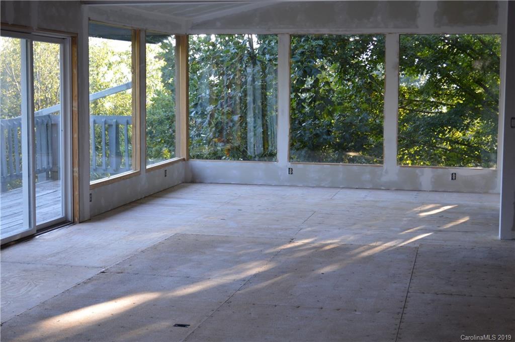 424 Goldfinch Lane Clyde, NC 28721 - Photo 8 of 42