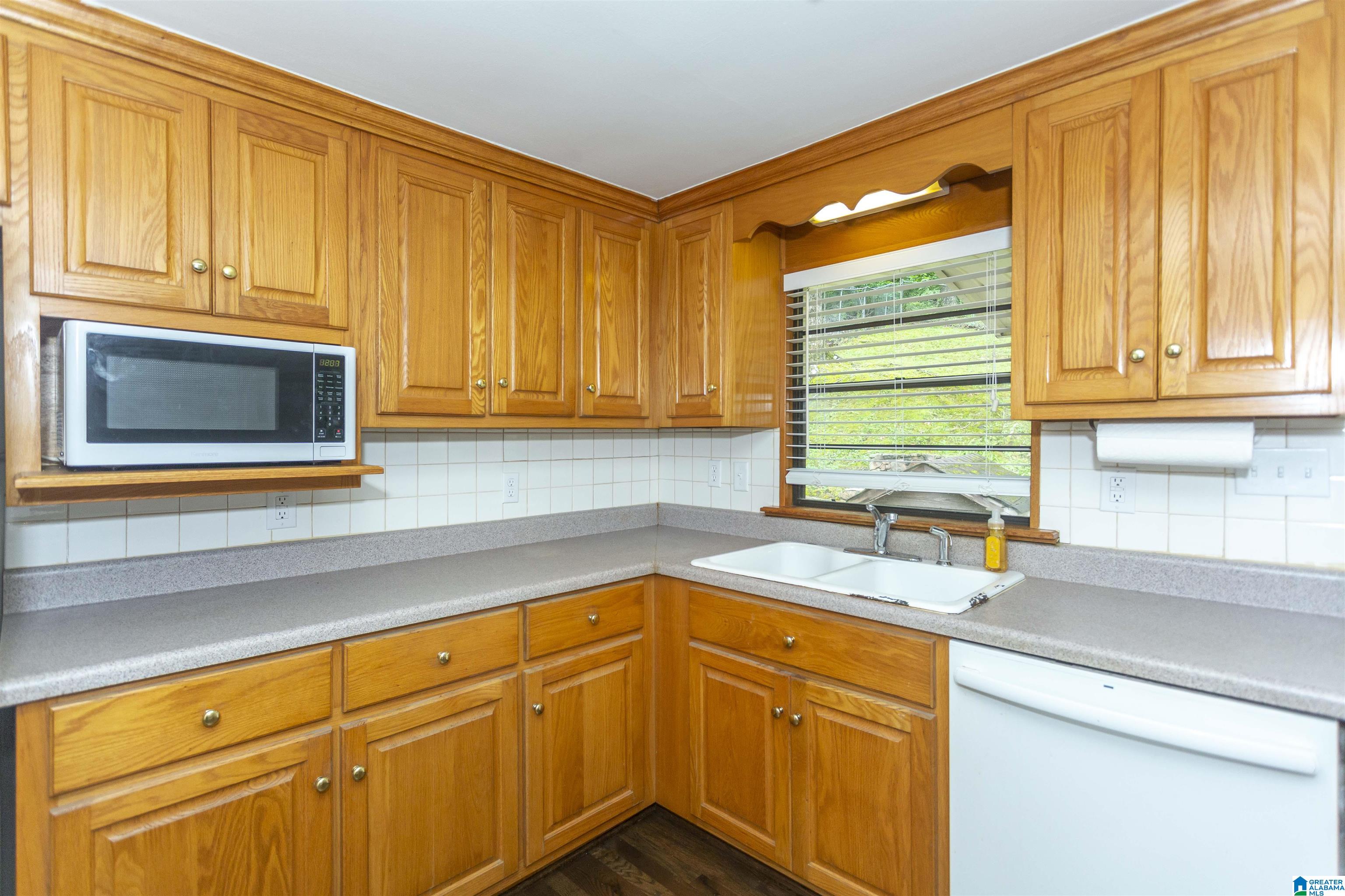 5813 Amber Hills Road Birmingham, AL 35210 - Photo 13 of 24