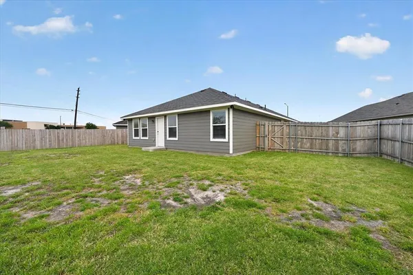 $2,100 | 102 Goel Street, Greenville, TX 75402