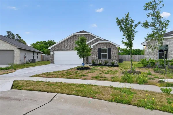 $2,100 | 102 Goel Street, Greenville, TX 75402