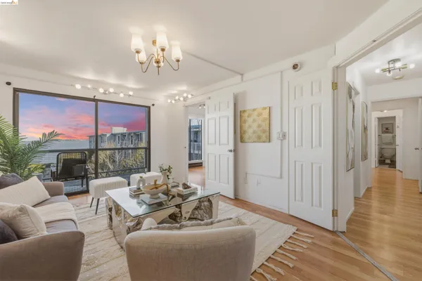 $399,000 | 6 Commodore Drive, Unit C450, Emeryville, CA 94608
