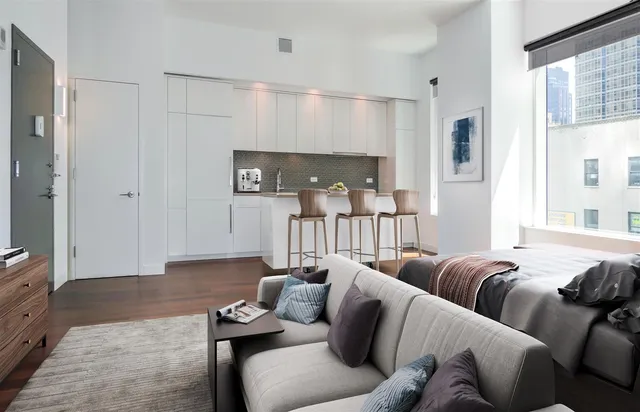 $4,825 | 1065 2nd Avenue, Unit 8L | Midtown East