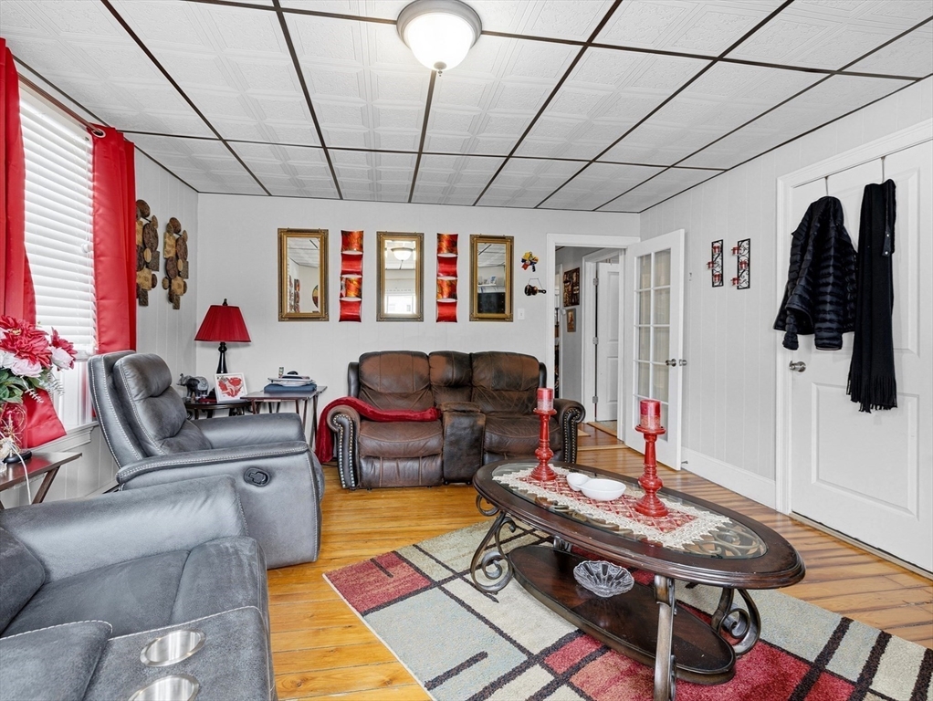 52 Lapham Street Fall River, MA 02721 - Photo 4 of 41