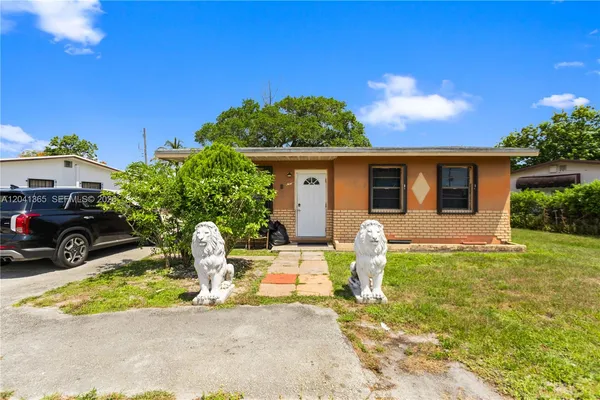 $389,000 | 555 Harem Avenue, Opa-Locka, FL 33054