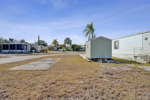 a view of a outdoor space