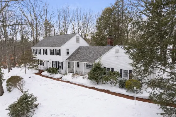 $1,360,000 | 29 Rolling Lane, Dover, MA 02030