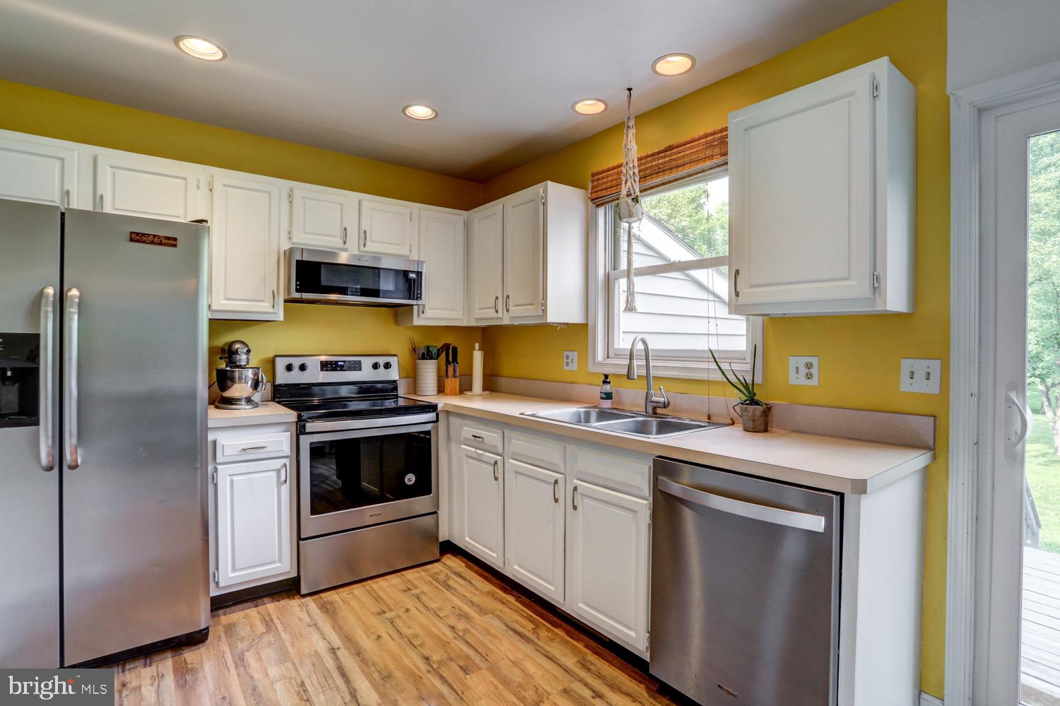 334 Cardinal Road Lititz, PA 17543 - Photo 18 of 42