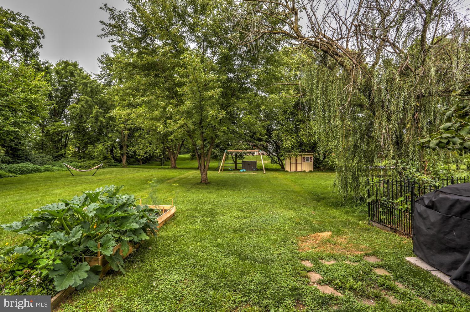 334 Cardinal Road Lititz, PA 17543 - Photo 6 of 42