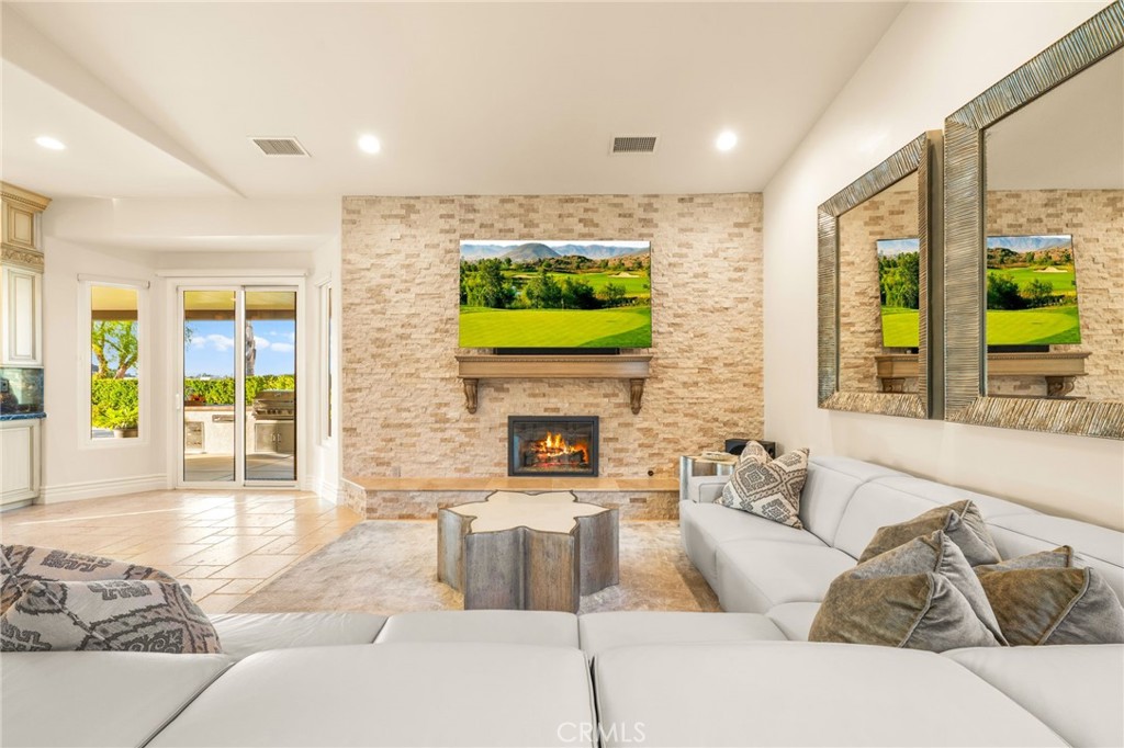 22901 St Anne's Court Murrieta, CA 92562 - Photo 12 of 67