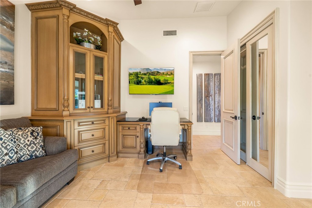 22901 St Anne's Court Murrieta, CA 92562 - Photo 18 of 67