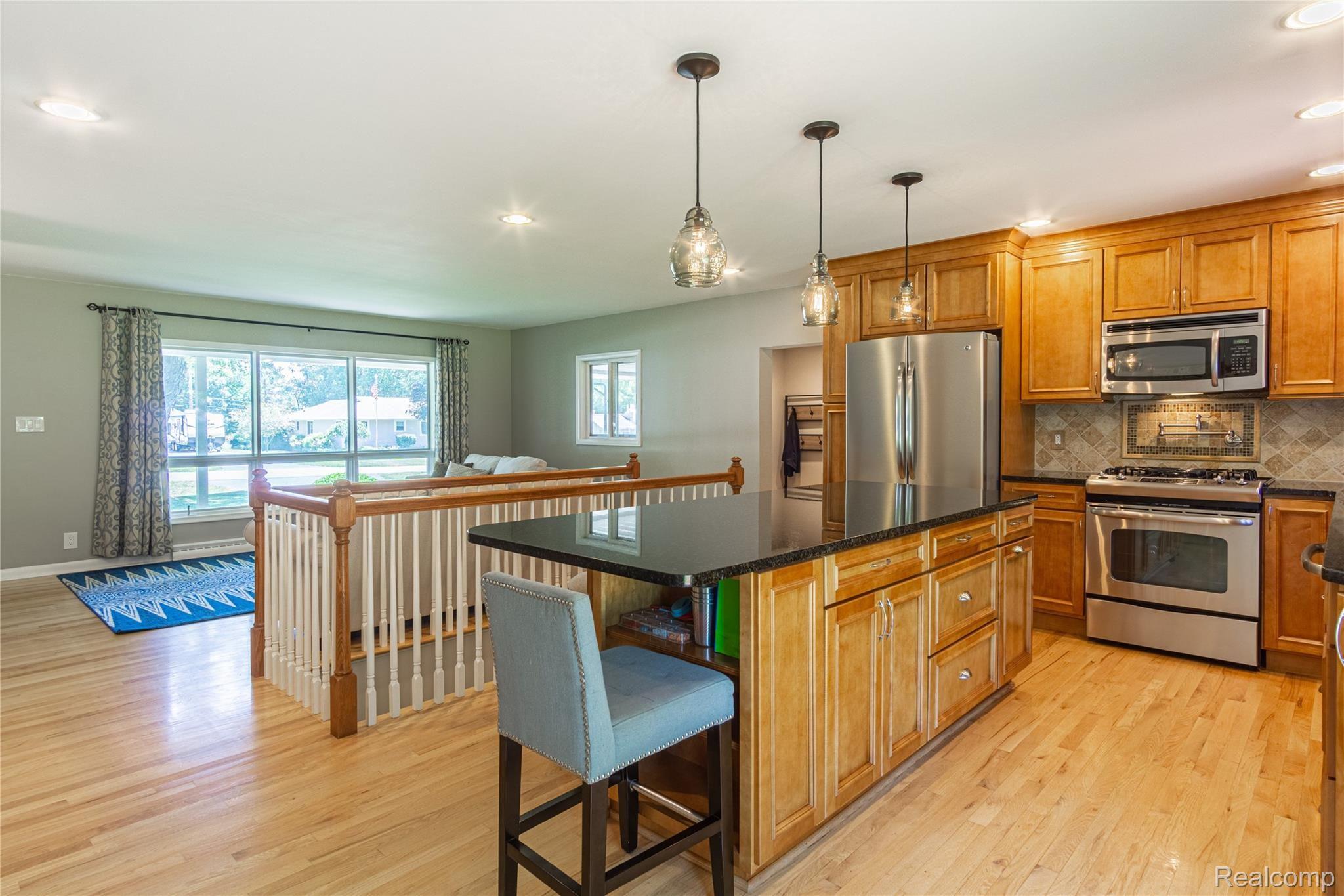 93 Texas Avenue Rochester, MI 48309 - Photo 13 of 39 Interiors (9 of 38).jpg