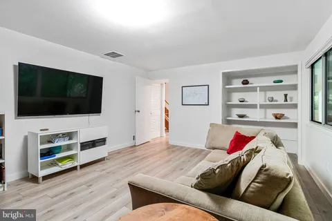 $1,495,000 | 8004 Park Overlook Drive, Bethesda, MD 20817